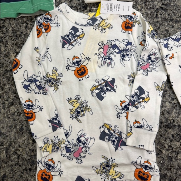 Gap Pajama Bundle - 2T - Picture 2 of 6